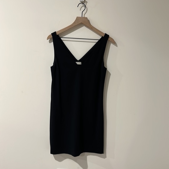 • Babaton Aritzia • Women’s Louis V Neck Shift Slip Mini Dress Black 2 - Picture 2 of 5
